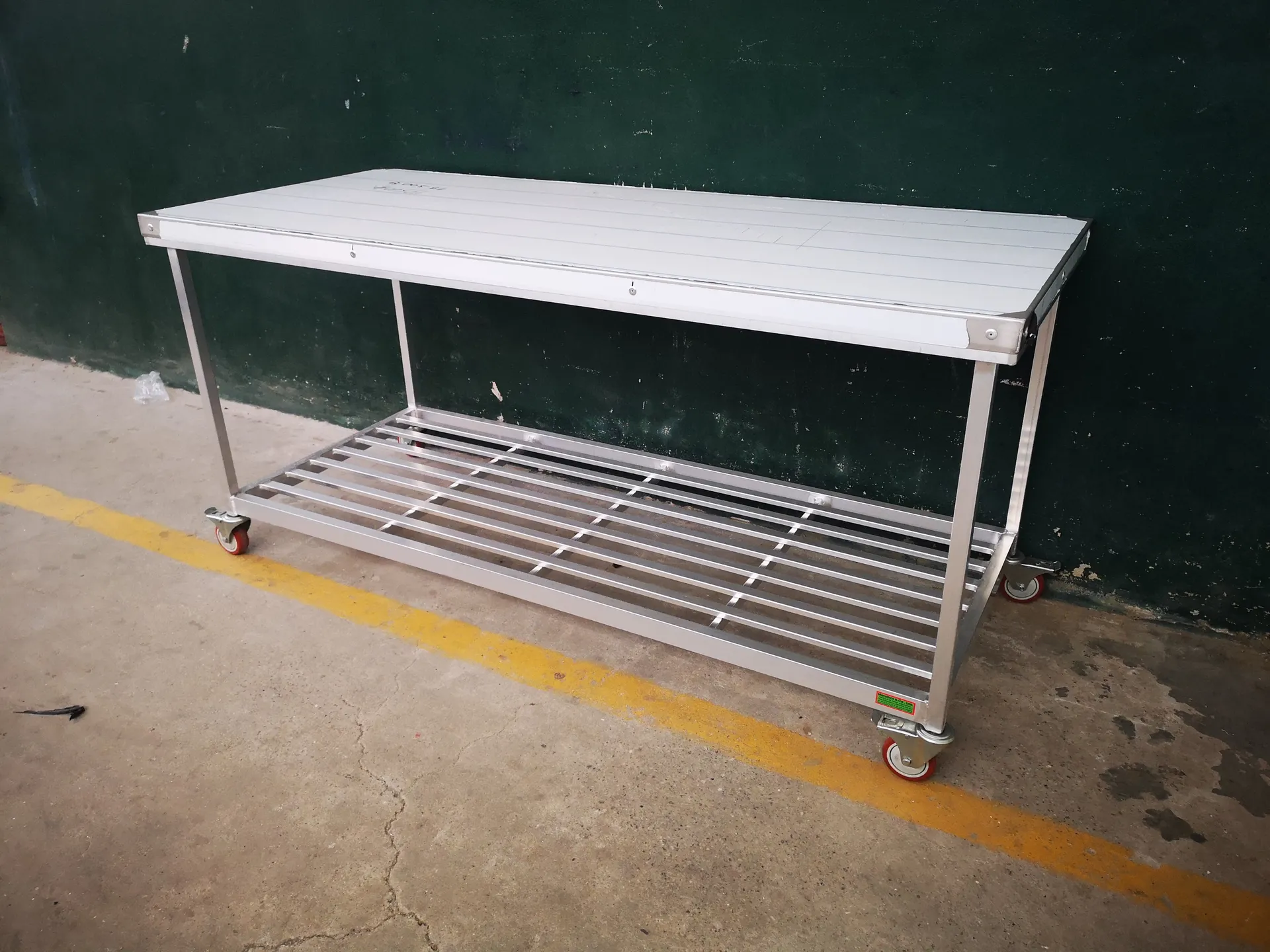 Mesa de Trabalho Móvel Grande